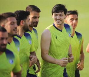 سردار آزمون با لباس استقلال