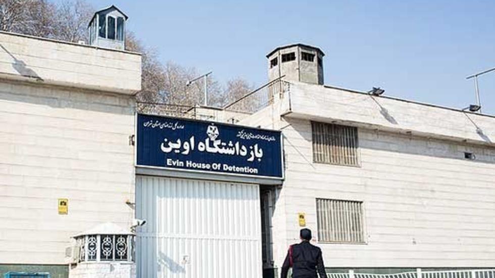 نمایی از خسارات ناشی از حمله موشکی به ساختمان‌های زندان اوین